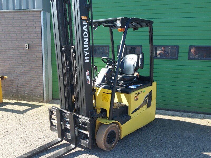 Levering Hyundai 15BT-9 elektrische heftruck